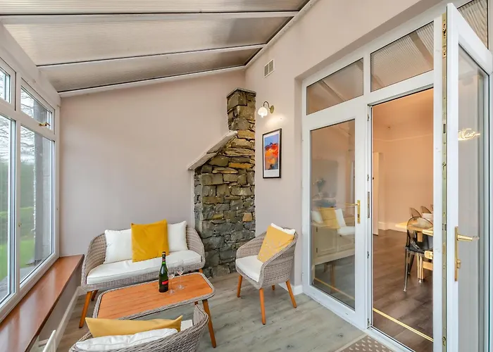 Corner Cottage - Lp2