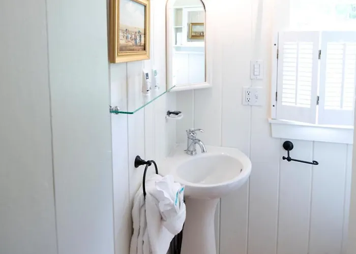 Boutique hotel only: The Cottages At Cabot Cove