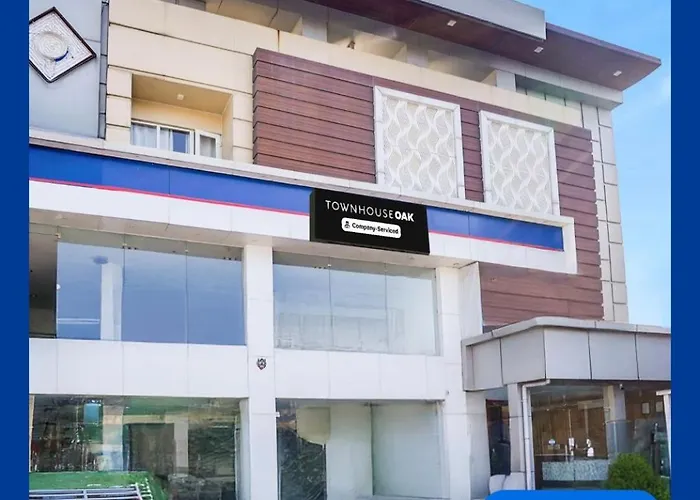 Super Townhouse Oak Silver City Chowk Formerly Hw Residency