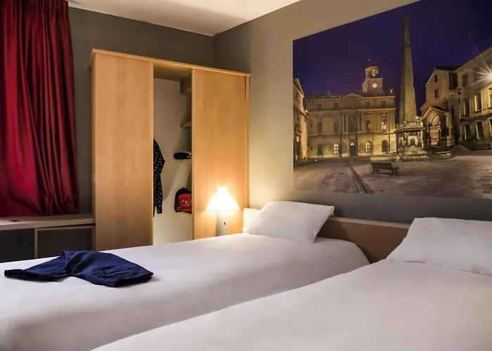 Hotel con tennis: Ibis Arles
