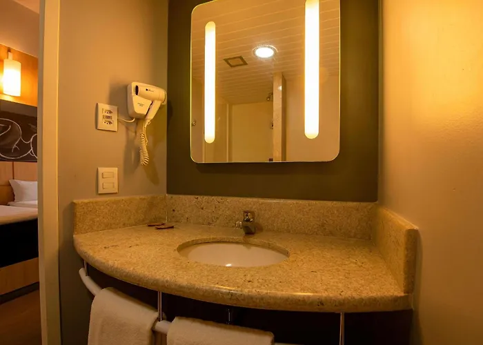 Hotel barato: Ibis Guaratingueta Aparecida - Circuito da Fé