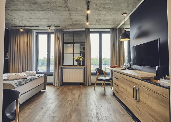 Bridge Suites