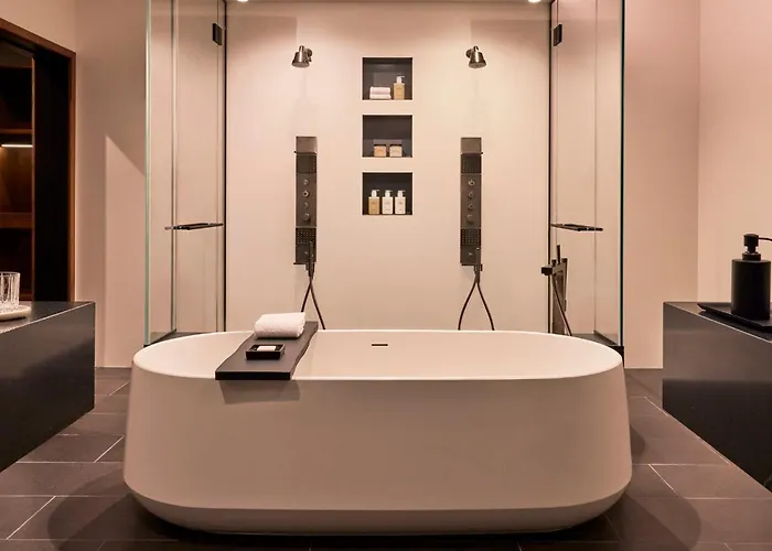 Spa Hotels Resorts Omni Boston At The Seaport