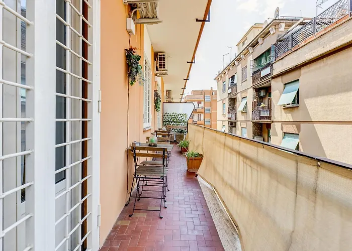 Joy House - Roma Vaticano