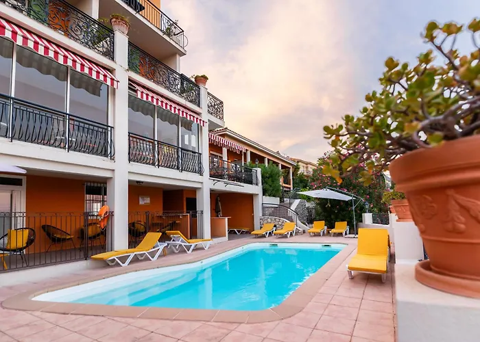 Romantic hotel: Hotel La Flore
