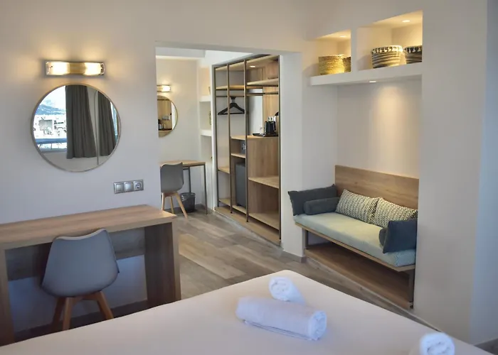 Сity center hotels Xenophon