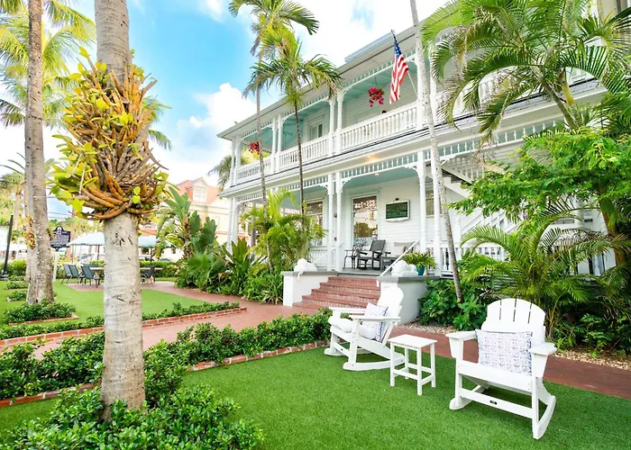 Beach hotel: Southernmost Point Guest House & Garden Bar