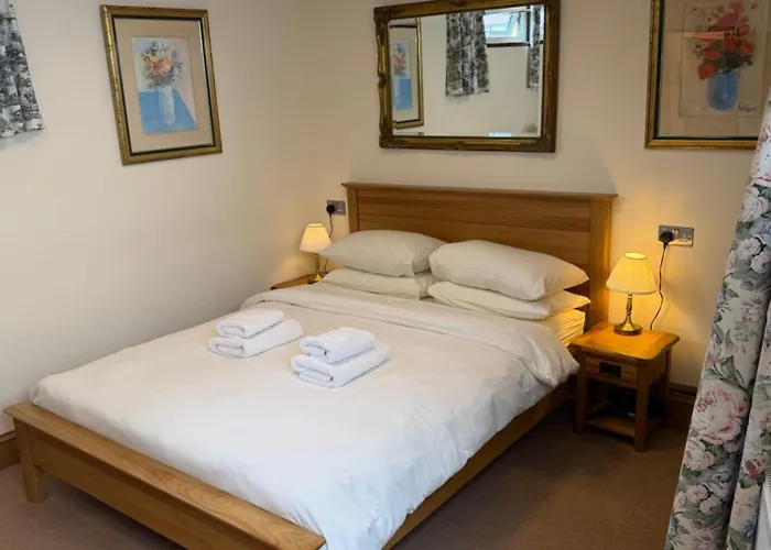 Oakwood Bed And Breakfast Heathrow