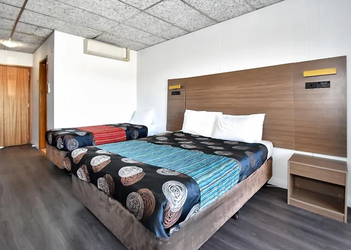 Elkira Court Motel