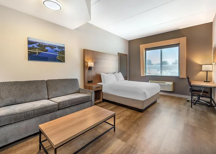 Holiday Inn Express Hotel & Suites 1000 Islands - Gananoque By Ihg