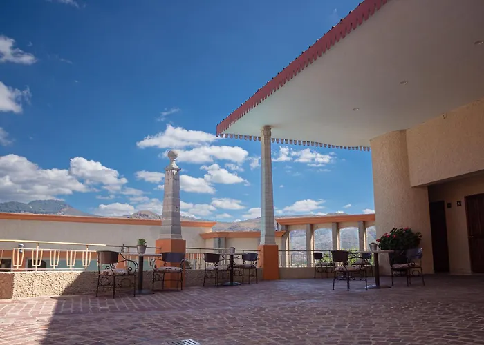 Hotel Paseo De La Presa