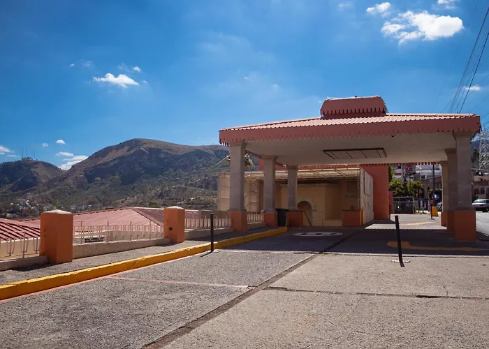 Hotel Paseo De La Presa