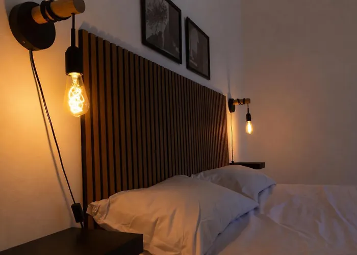 Zurria Rooms