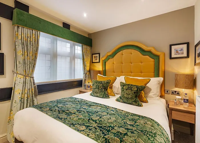 Hotels with a view Tudor House , Tewkesbury, Gloucestershire - The Coaching Inn Group