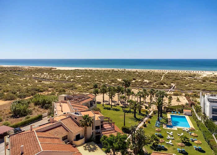 Praia Da Lota Beachfront - & Apartments