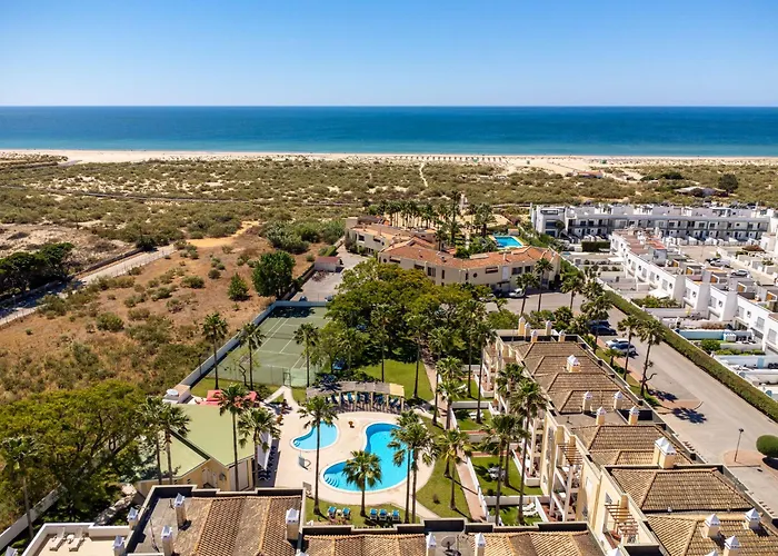 Praia Da Lota Beachfront - & Apartments
