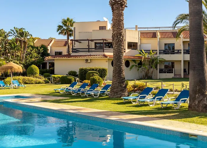 Praia Da Lota Beachfront - & Apartments