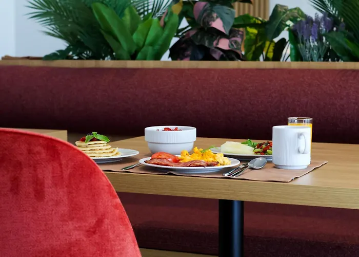  Oporto Airport & Business