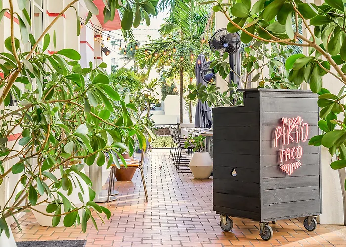 Hotel Rendale Miami Beach