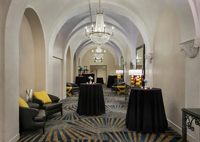Hotels Close to Airport Courtyard By Marriott Boston Downtown