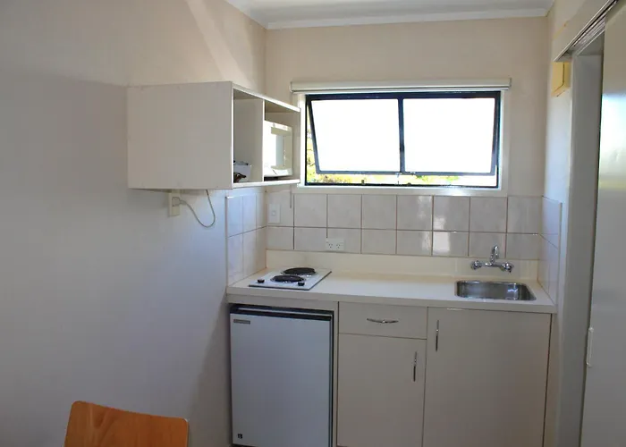 5 star hotels Manukau Motor Lodge