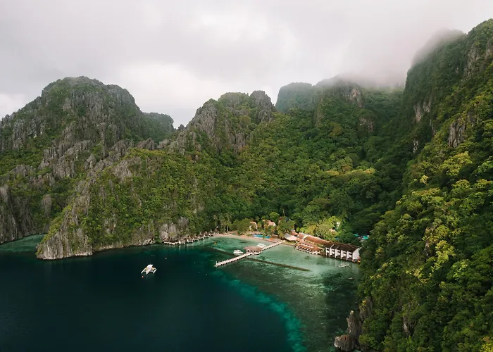 El Nido s Miniloc Island