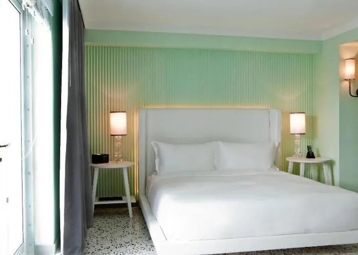 5 star hotels Como Metropolitan Miami Beach