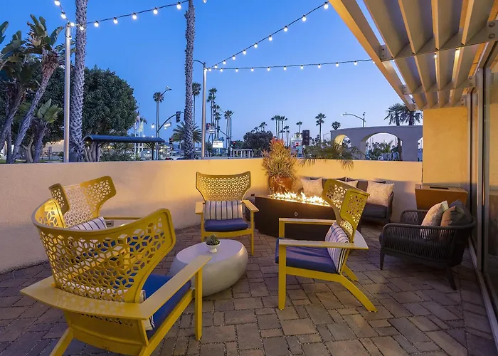 Redondo Beach , Tapestry Collection By Hilton