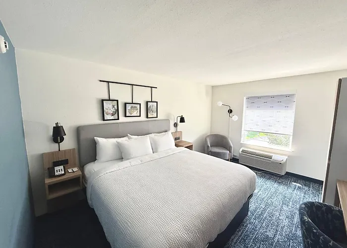 Howard Johnson By Wyndham Airport