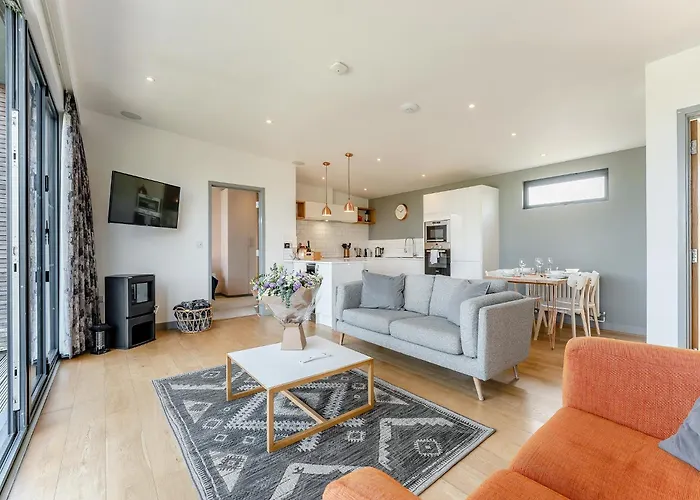 Swanborough Lakes Luxury Lodges