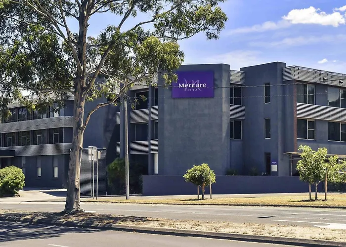 Hot Tub in Room Mercure North Melbourne