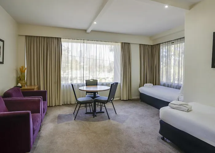 Hot Tub in Room Mercure North Melbourne