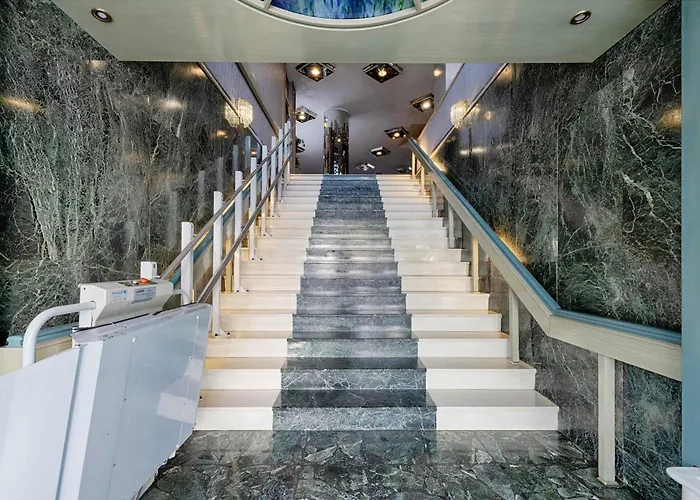 Сity center hotels Xenophon