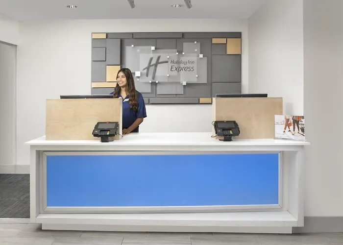 Resorts Guide Holiday Inn Express San Antonio North Riverwalk Area By Ihg