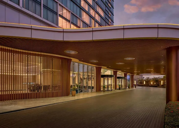 Hotels Close to Airport Stanley & Suites