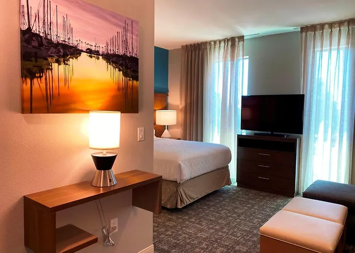 3 star hotels Staybridge Suites - Long Beach Airport By Ihg