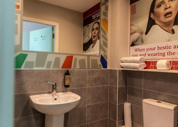 Hotels Close to Airport Rezz Temple Bar, Dublin