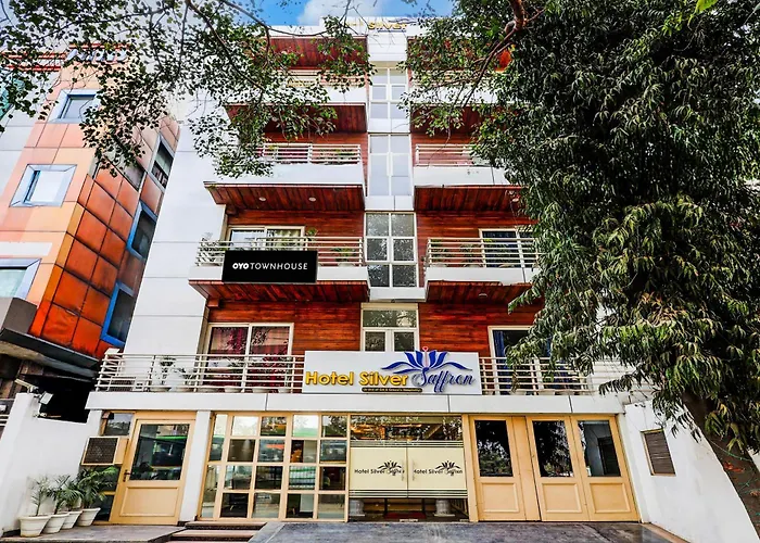 Super Townhouse Silver Saffron