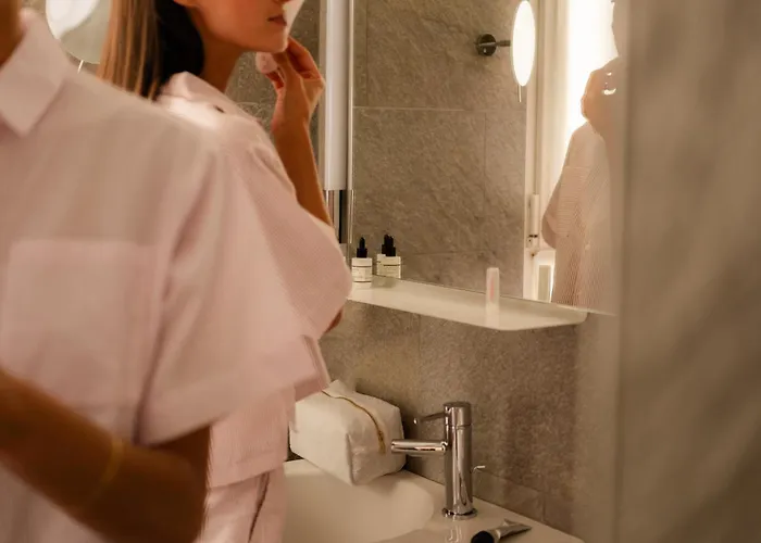 9Hotel Republique