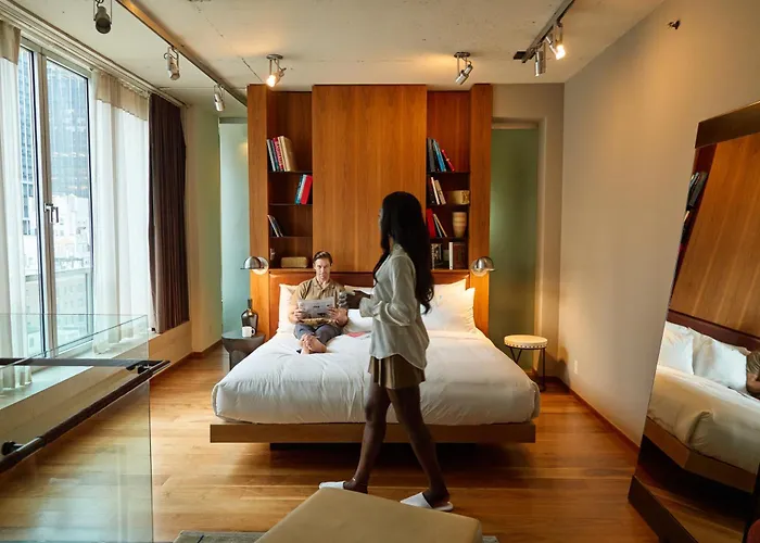 Hotels with pool Chambers Central Park South, Sonder By Marriott Bonvoy