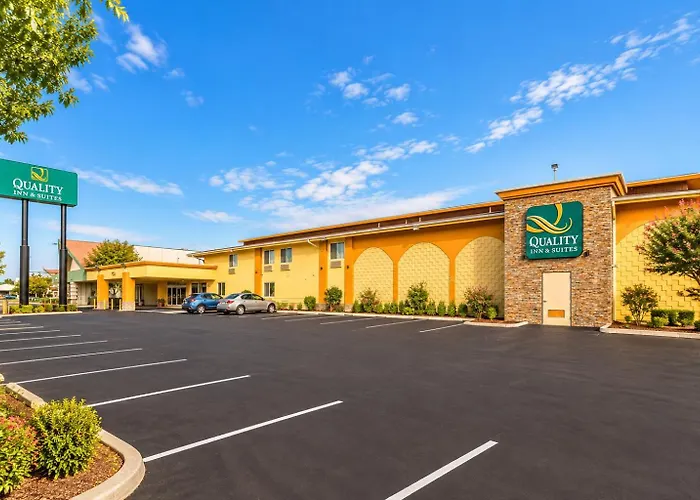 Quality Inn & Suites Near Downtown Bakersfield