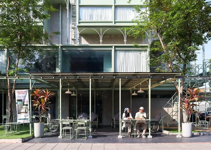 Samsen Street Hotel