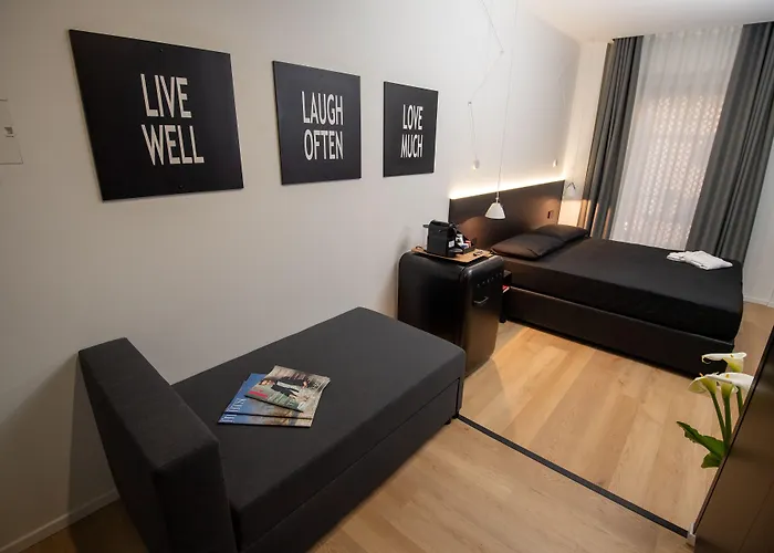 Contemporaneamente 147 - Modern & Comfort Rooms
