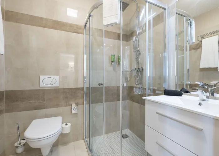 Silver Crown & Residence, Palace Quarter