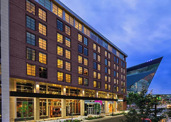 Hotels With Four Stars Moxy Minneapolis Downtown