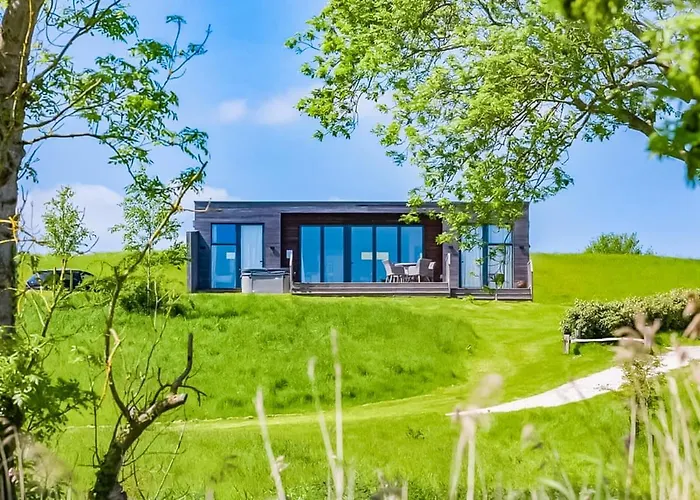Swanborough Lakes Luxury Lodges