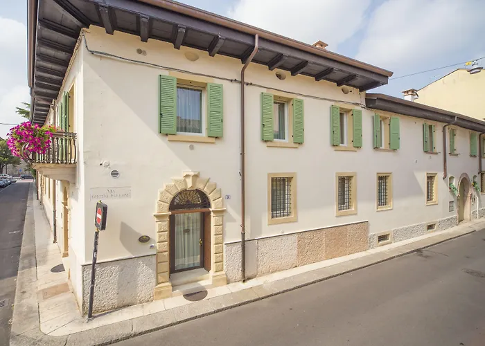 Lady Capulet Apartments