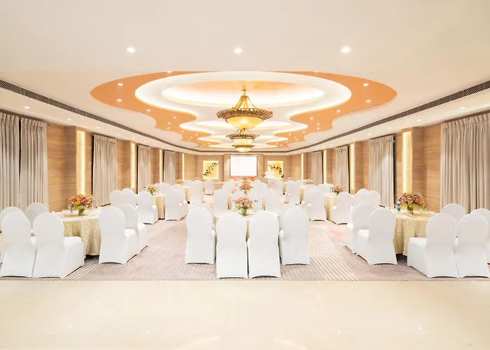 Nidhivan Sarovar Portico