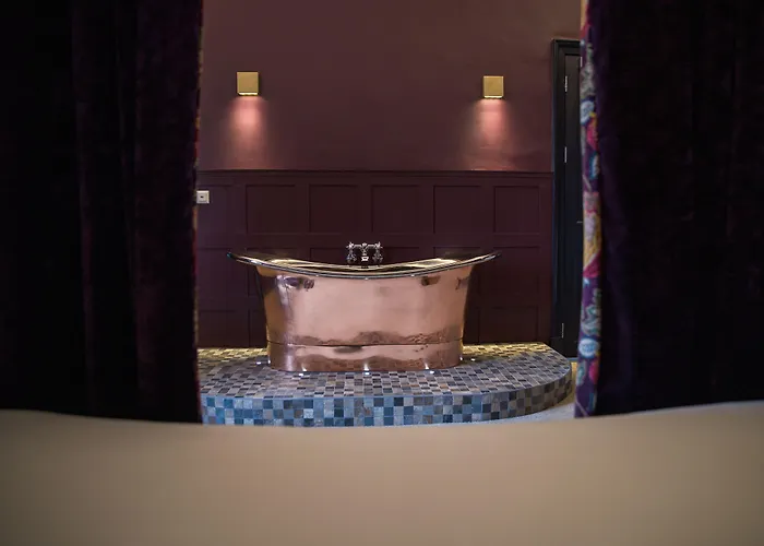 No11 Boutique & Brasserie