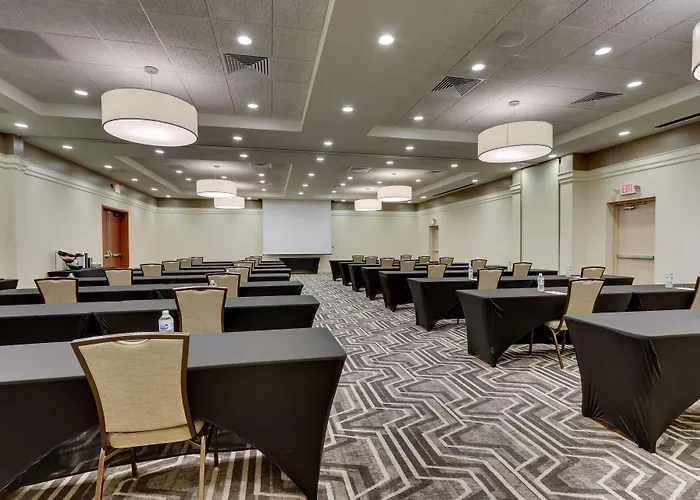 Drury Inn & Suites Orlando Near Universal Orlando Resort